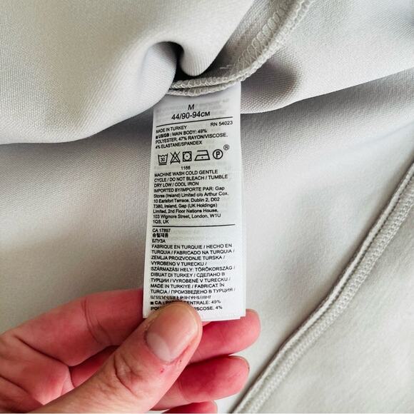 Banana Republic grey boxy mock neck stretchy pullover top medium - Picture 7 of 7